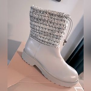 Brand new JustFab botties. Size 9.5. Ivory